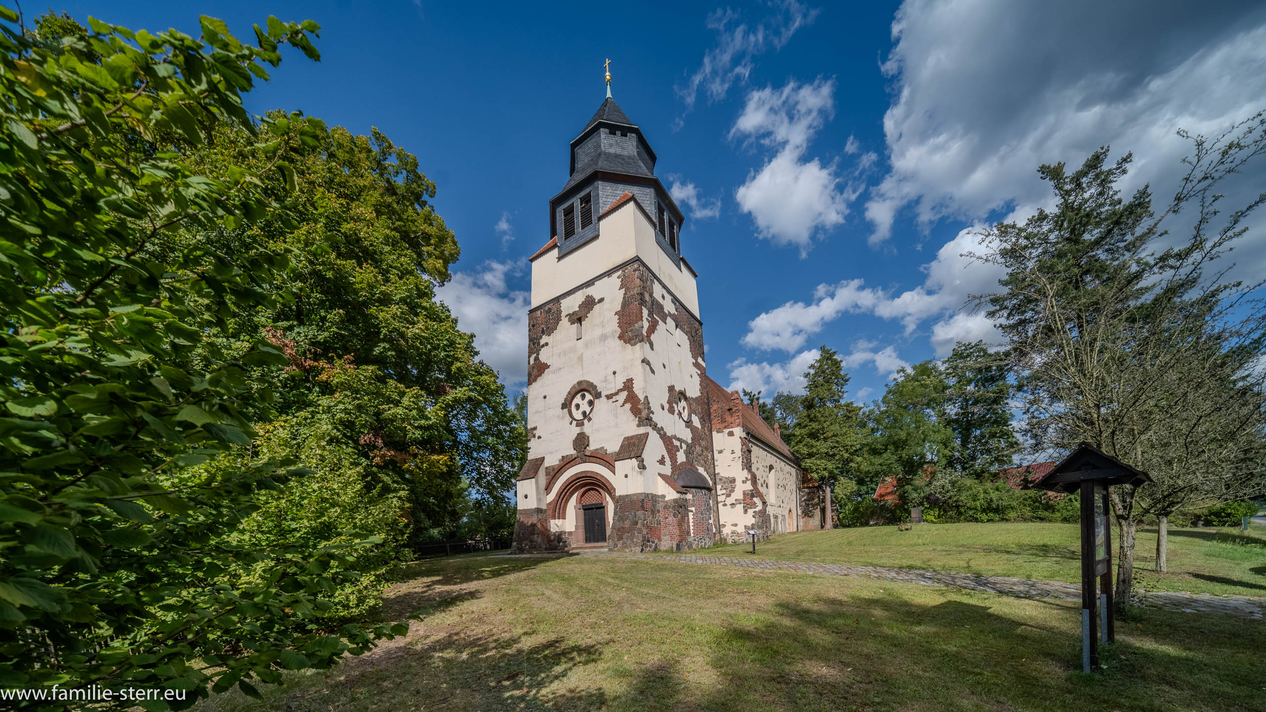 Kirche St. Martin Hornow