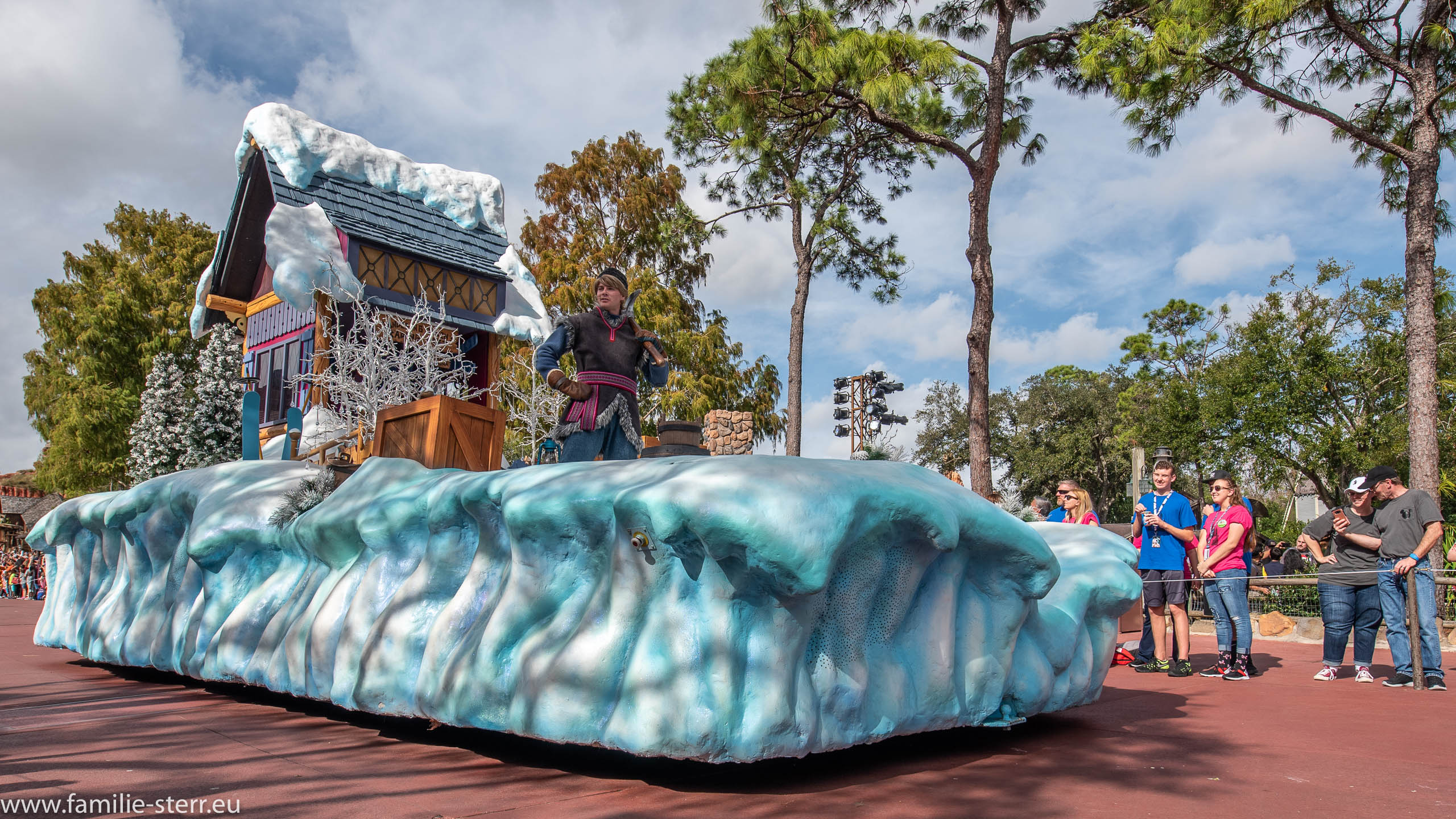 Mickey's Very Merry Christmas Parade