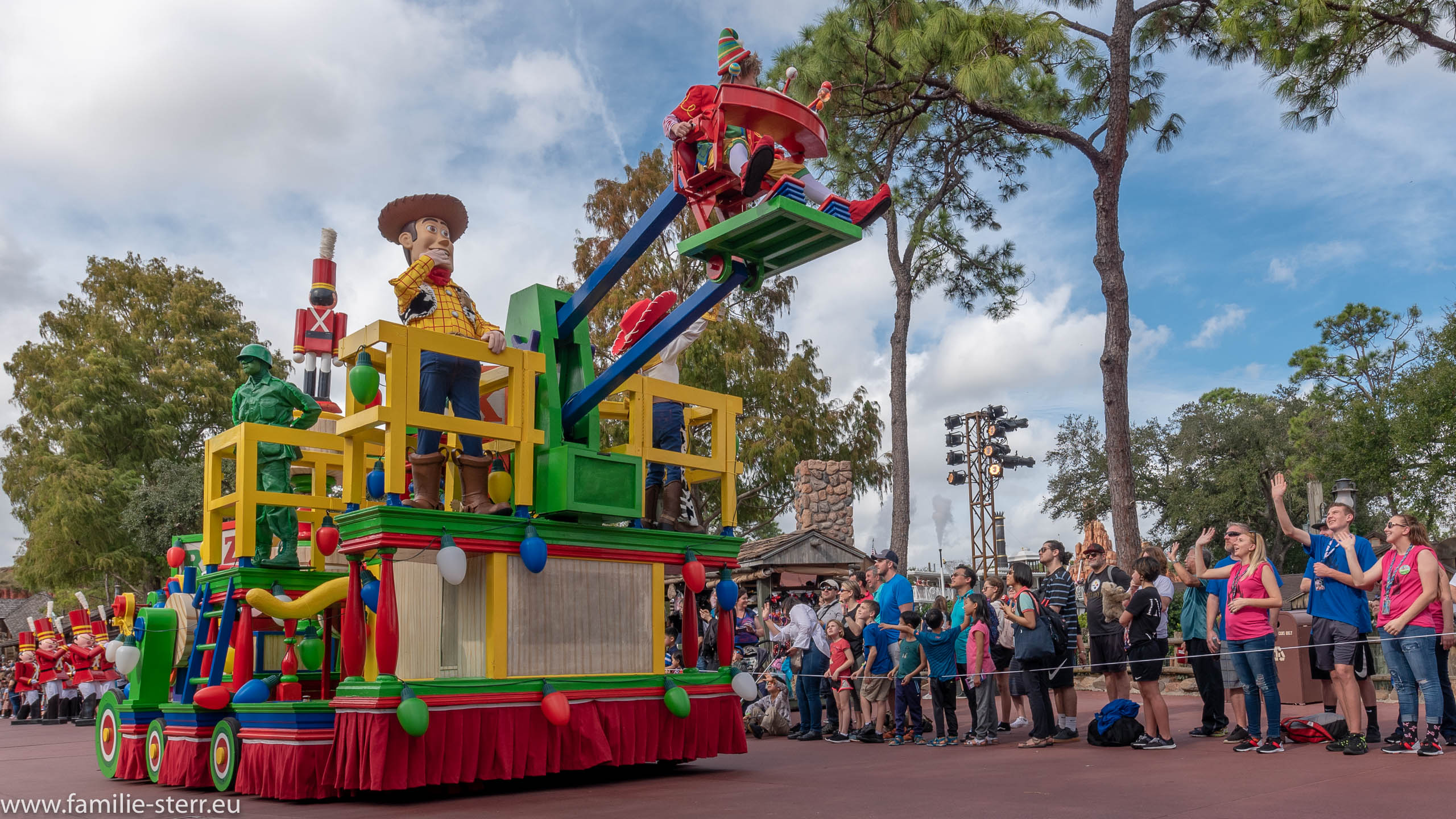 Mickey's Very Merry Christmas Parade